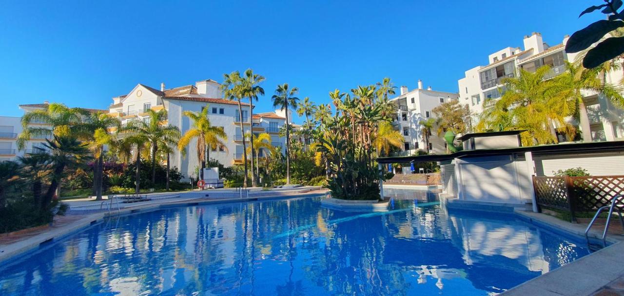 Apartment Jardines De Golondrinas Elviria By The Nikki